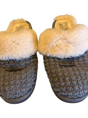 UGG Australia Cozy Women's Slipper Gray Size 7 US Pre-Owned